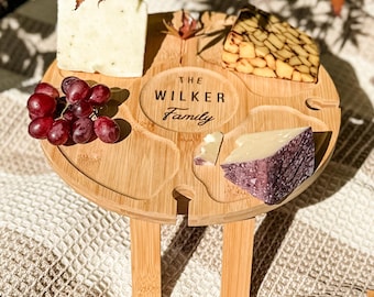 Bandeja de aperitivos artesanal para vinho e queijo, ideal para anfitriãs no outono, com nome gravado, perfeita para amantes de vinho. Ideal para pátio, jardim e piquenique.
