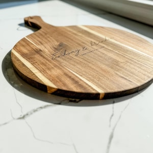 Personalized Cutting Board Custom Wedding Serving Board Acacia Wood Large Cheese Board Wedding Gift Wooden Board Handle Design Engraved Names Personalized Kitchen Decor Modern Farmhouse Style Display Piece Entertaining