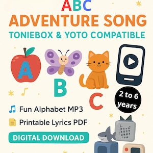 Puede incluir: Gráfico de descarga digital con el texto "ABC Adventure Song" y "Toniebox & Yoto Compatible". La imagen presenta una manzana, una mariposa y un gato con las letras A, B y C. Incluye "Fun Alphabet MP3" y "PDF de letras imprimibles".