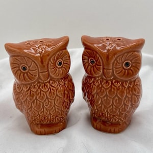 Vintage 1970s Ceramic Owl Salt & Pepper Shakers – Brown Glaze – Boho Cottagecore
