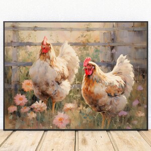 Peut inclure: Impression d'art encadr&eacute;e repr&eacute;sentant deux poulets dans un jardin. Les poulets ont des plumes blanches et beiges, des cr&ecirc;tes rouges, entour&eacute;s de fleurs roses et d'une cl&ocirc;ture en bois. L'&oelig;uvre est de style pictural doux.