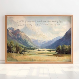 Puede incluir: Una impresión artística enmarcada que representa un paisaje de valle con montañas y árboles. La obra de arte tiene una estética vintage con colores suaves y pinceladas. El texto en la parte superior dice: "Levantaré mis ojos a los montes, de donde vendrá mi socorro. Mi socorro viene del Señor, que hizo los cielos y la tierra."