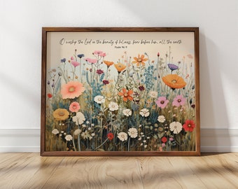 Peut inclure: Une impression encadrée d'une peinture à l'aquarelle représentant une prairie de fleurs sauvages. L'œuvre présente une variété de fleurs colorées dans des tons de rose, d'orange, de blanc et de violet. Le texte "O worship the Lord in the beauty of holiness; fear before him all the earth. Psalm 96:9" est imprimé en haut.