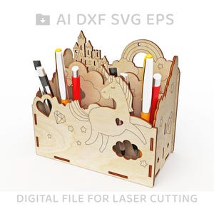 以下が含まれることがあります： ユニコーンのデザイン、虹、城が描かれた木製デスクオーガナイザー。オーガナイザーには、ペンや鉛筆を入れるスロットがあります。デザインは木から切り抜かれており、レーザーカットの準備ができています。