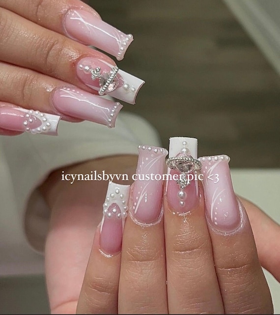 BABY PINK PLANET / Airbrush Press on Nails 