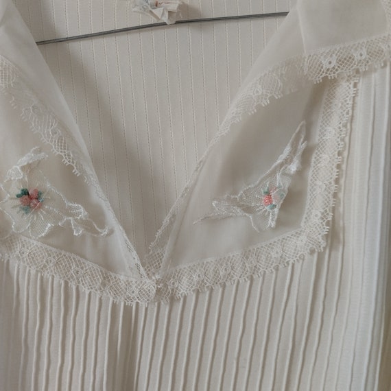 Gorgeous ,vintage off white,ribbed and lace stret… - image 2