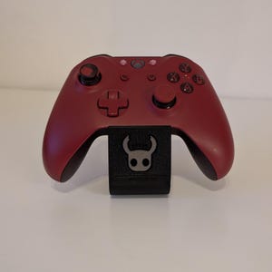 3D Printed Universal Controller Holder – Xbox PS4 PS5 – Customizable with Name or Logo – Gamer Gift