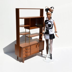 1950 年代のルームディバイダー キャビネット - ドールハウス ミニチュア キット スケール 1/6 (バービー ファッション ドール 1:6)