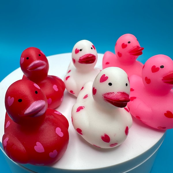 Valentines ducks! Love is in the air with these adorable mini Valentine ducks for that special someone in your life or for ducking!