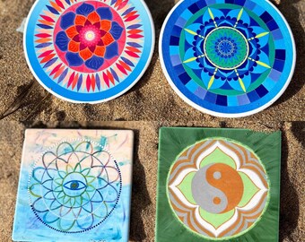 ZESTAW 4 Podstawek Ceramicznych z Mandalą – Mix & Match Boho Home Decor I Prezent na Jogę i Uważność