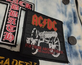 AC DC, dla tych, którzy chcą rockować, salutujemy, vintage lat 80., naszywka w kolorze srebrnym, niesamowity prezent dla fanów świetnego zespołu rockowego AC DC, Deads