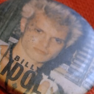 Billy Idol vintage 80S button metal pin, genuine vintage 80s amazing gift for fans great artist Billy Idol, for your collection or your jack