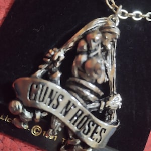 Guns n Roses 1992 Collana con ciondolo grande da donna Vintage anni '90 Originale Brockum Poker Card Rox Alchemy © Made in UK., regalo fantastico per i fan GNR