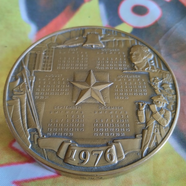 The Franklin Mint Annual Calendar 1976 art medal solid bronze war of independence America vintage 70s, 3 inch diametro, Collectible item,