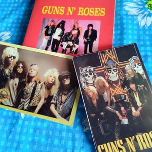 Guns n Roses, libro vintage años 90, 125 páginas escrito en italiano, collana musica studio, más 2 fotos en papel Kodak. la historia Guns n Roses