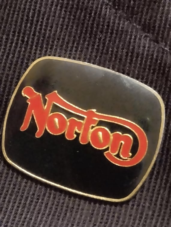 Norton, motocycle British brand, enamel crystal pin vintage end 80 early 90s, amazing gift for lovers 2 wheels. biker badge for leather vest