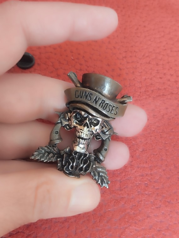 ミュージシャン 1992.BROCKUM/GUNS N' ROSES VINTAGE PINS ミュージシャン 1992.BROCKUM/GUNS N' ROSES VINTAGE PINS