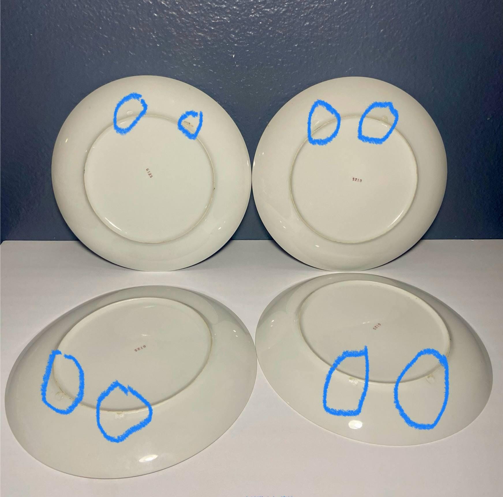 Set of Four ( 4 ) Japanese Porcelain Display Plates – Hand-painted