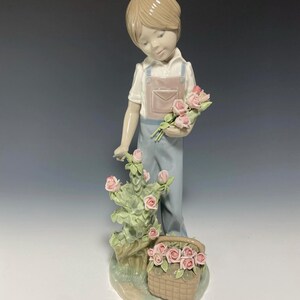Lladro Roses For My Mom Porcelain Figurine- Hand-Made in Spain- Retired 1987