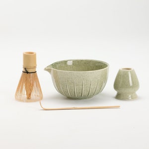 Green Vertical Pattetn Ceramic Matcha Kits with Bamboo Whisk and Chasen Holder Tea Ceremony Set 500ml