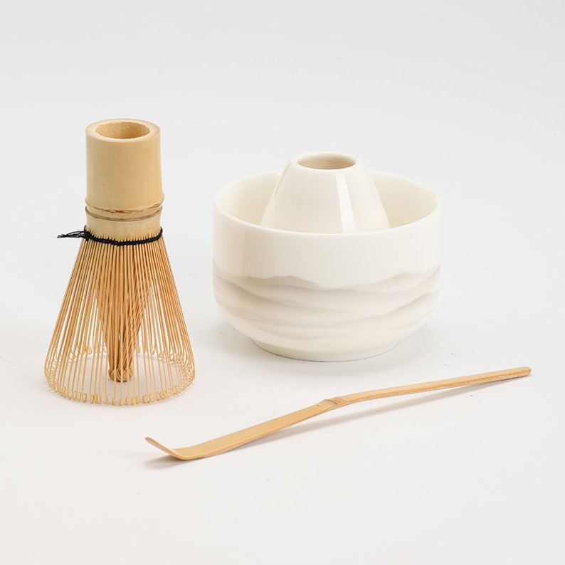 Matte Berg Keramik Chawan mit Bambus Schneebesen und Chasen Halter Teezeremonie Set Bild 2