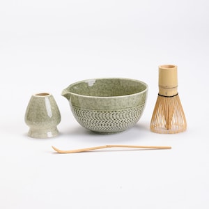 Green Ceramic Matcha Bowl with Spout Matcha Whisk and Chasen Holder Tea Ceremony Set 500ml