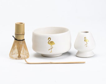 Süßes Flamingo Keramik Matcha Set mit Bambus Schneebesen und Chasen Halter Weißer Matcha Schneebesen Set