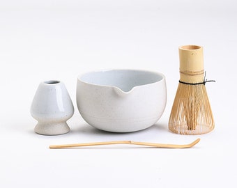 Keramische Chawan-kom met tuit Matcha-garde en Chasen-houder theeceremonieset