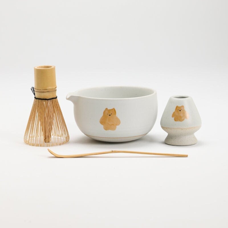 茶道具セット 陶器と竹製品 手描きの茶色のクマの陶器製抹茶キット、竹製の茶筅と茶筅