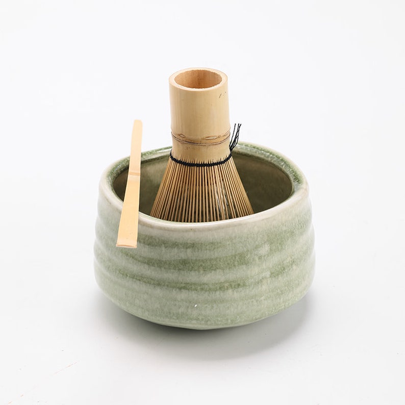 Cuenco Matcha de cerámica Sea Wave con batidor de bambú y soportes Chasen imagen 3