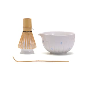 Handbemalte Blaue Blume Keramik Matcha Schüssel mit Bambus Schneebesen und Chasen Halter Japanisches Teezeremonie Set