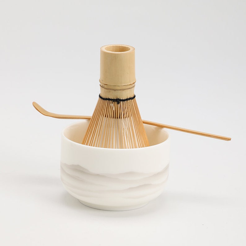Matte Berg Keramik Chawan mit Bambus Schneebesen und Chasen Halter Teezeremonie Set Bild 6