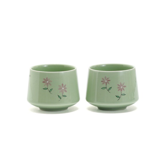 Hand-painted Flower Ceramic Matcha Cup Set of 2 Cups Green Ceramic Tea Cup for Matcha 240ml