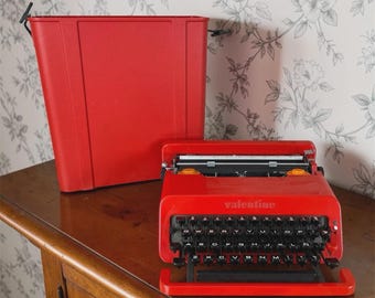 Olivetti Valentine typemachine Ettore Sottsass MoMa NYC rood uit de jaren 70