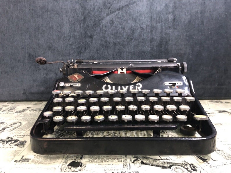 Antique Oliver portable typewriter, vintage, 1930s, black colour image 4