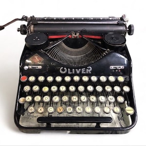Antique Oliver portable typewriter, vintage, 1930s, black colour image 1
