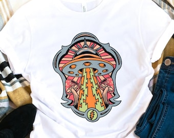 Koszulka Mushroom UFO, Koszulka Trippy Alien, Koszulka Psychodeliczna UFO, Koszulka Retro Mushroom, Odzież Aliens, Ubrania Psychodeliczne, Prezent Trippy