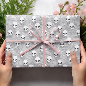 Alien Drawing Wrapping Papers, Alien Gift Wrap, UFO Wrapping Papers, Alien Lover Gift,  Sci-Fi Gift Wrap, Gag Gift, Alien Birthday Present