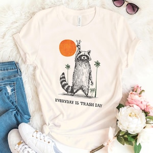 毎日がゴミの日シャツ、面白いアライグマシャツ、レトロTシャツ、ゴミのままTシャツ、面白い動物シャツ、アライグマミームシャツ、ミームTシャツ、面白いシャツ