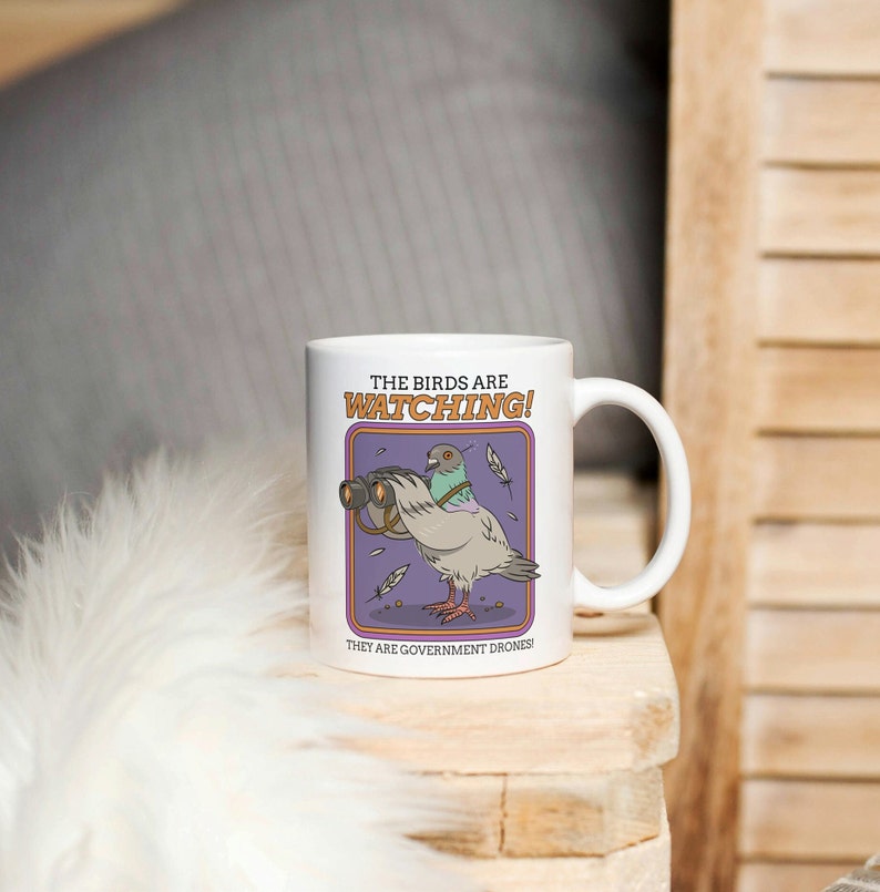 Roliga fåglar är drönare konspirationsteorier mugg, satirisk konspirationskaffekopp, konstig duva mugg, konspirationsgåva, fåglar är inte verkliga bild 3