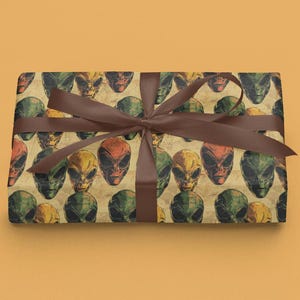 Vintage Alien Wrapping Papers, Sci-Fi Gift Wrap, Weird Vintage Gift Wrap, Gag Gift, Alien Birthday Present Wrap, Funny UFO Wrapping Papers