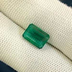 Emerald cut zambian emerald, zambian emerald, minor oil emerald, natural emerald, 3.78 carats, 8x11.5mm, green gemstone, vivid green emerald
