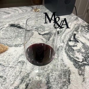 "Stylish wedding drink markers, personalized for a unique touch, 50 or 100 pieces."