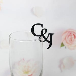 Etiquetas personalizadas para bebidas, decoración para copas de champán, etiquetas para bebidas de boda con inicial, etiquetas para copas de vino, 5 cm
