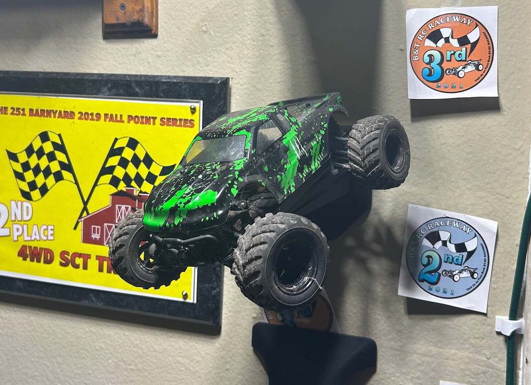 1/8 Scale RC Car Wall Mount: Flying Buggy Display, 9-inch Platform - Etsy