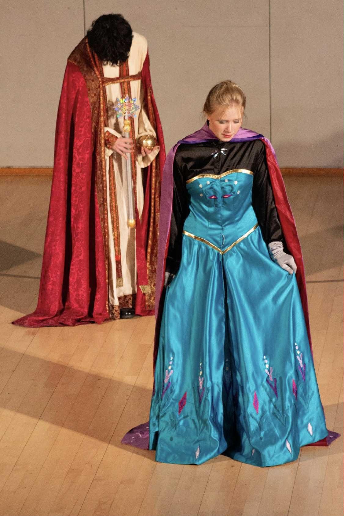 elsa coronation dress Elsa's outfit vs default blue  Complete Outfit Set Comfortable Princess Dress-Ups