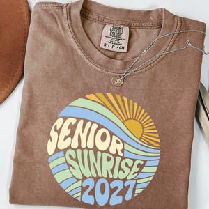 Camiseta Senior Sunrise 2027, camiseta retro Senior 2027, regalo de graduación 2027, camiseta Senior, regalo de graduación de secundaria imagen 5
