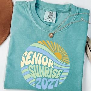 Camiseta Senior Sunrise 2027, camiseta retro Senior 2027, regalo de graduación 2027, camiseta Senior, regalo de graduación de secundaria imagen 1