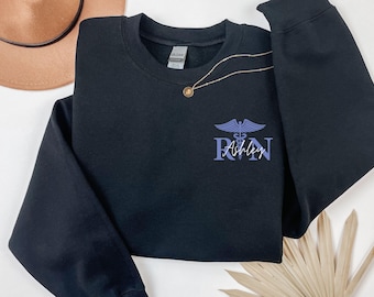 Sudadera de enfermera titulada personalizada con nombre, sudadera con capucha de bolsillo personalizada, atuendo de enfermera, camiseta de agradecimiento, bonito regalo de enfermera