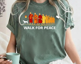 Walk For Peace Comfort Colors® T-shirt, munkar och hundgrafik